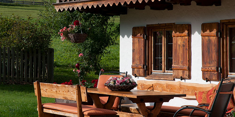 Ferienwohnungen Gloggner Hof in Rottach-Egern am Tegernsee - Garten und Liegewiese